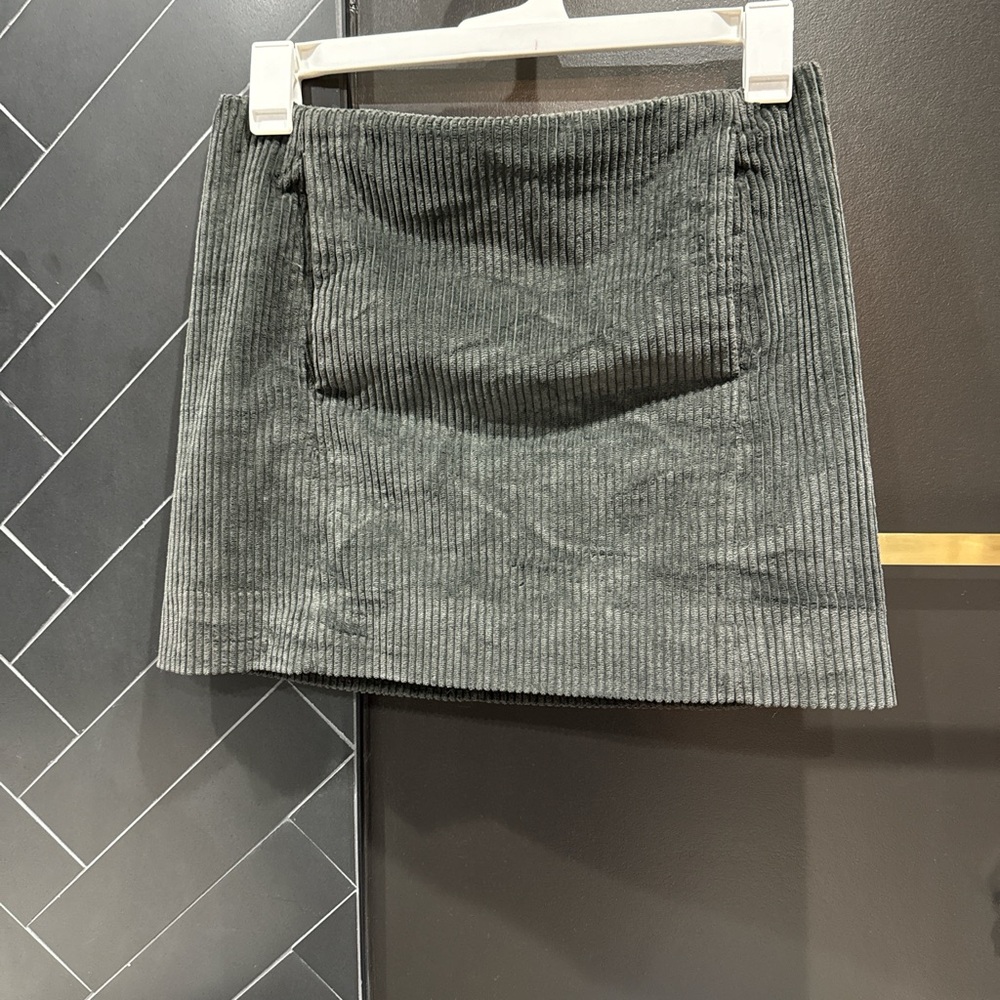 COS MINISKIRT. Corduroy